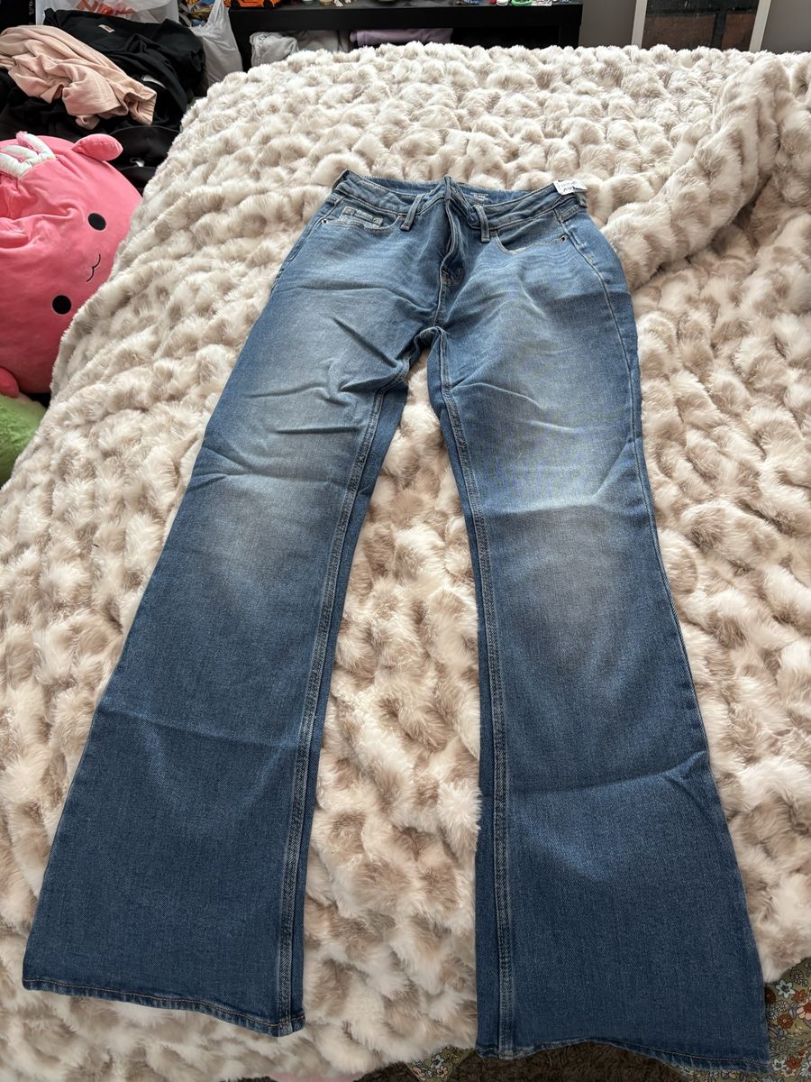 Old Navy Size 0 Medium Wash Flare Jeans - New with Tags