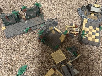 LEGO Indiana Jones Set incomplete.