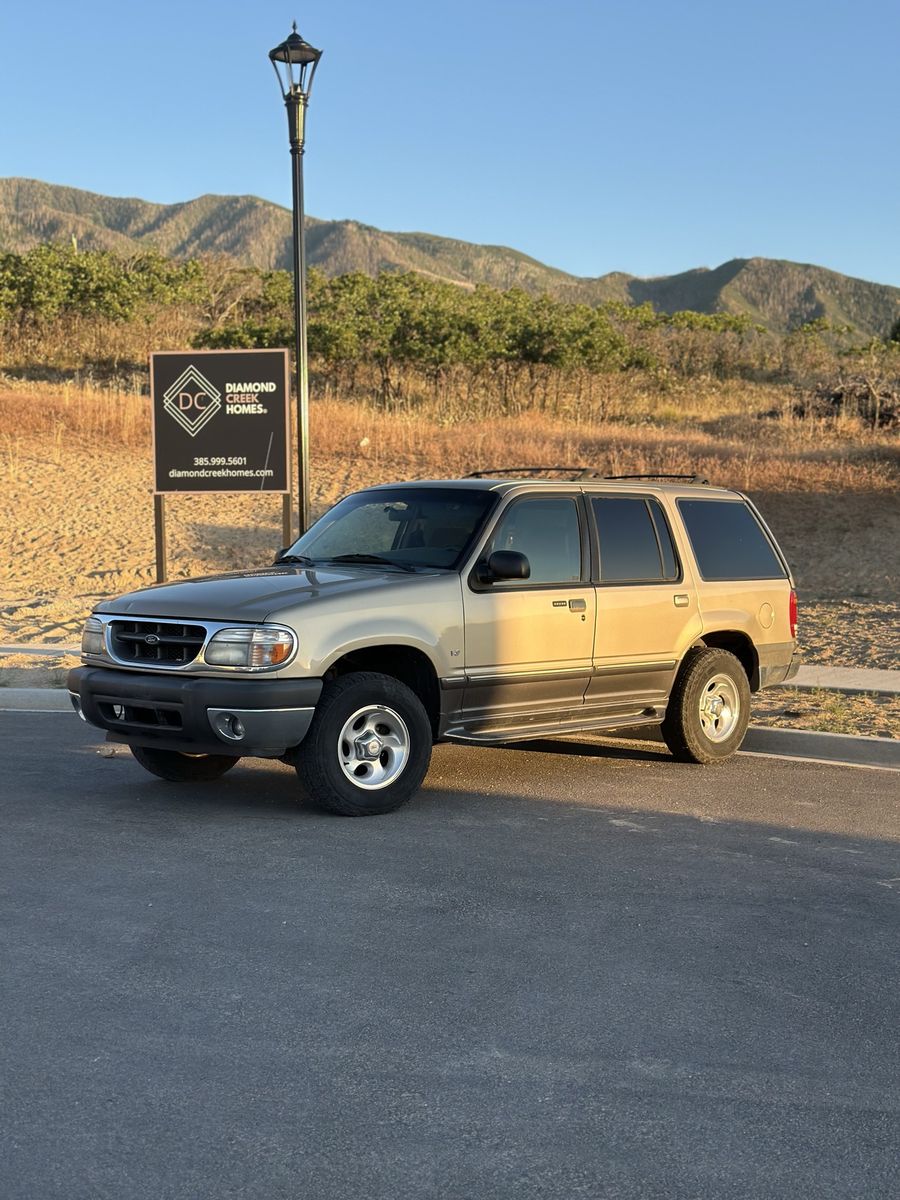 2000 ford explorer 5.0 V8