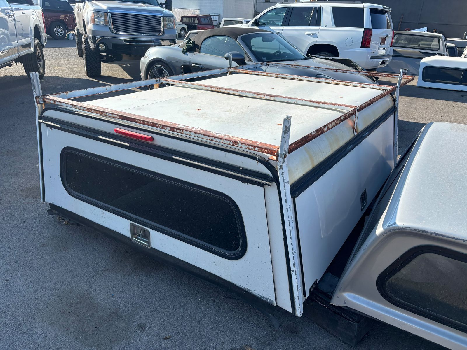 ARE Aluminum 7-Foot Commercial Truck Topper + Ladder Rack