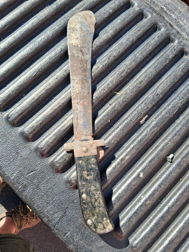 Farm Tool Knife For Pruning or ?