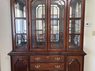 Traditional Solid Wood China Cabinet Hutch with Glass Display Doors and Drawers