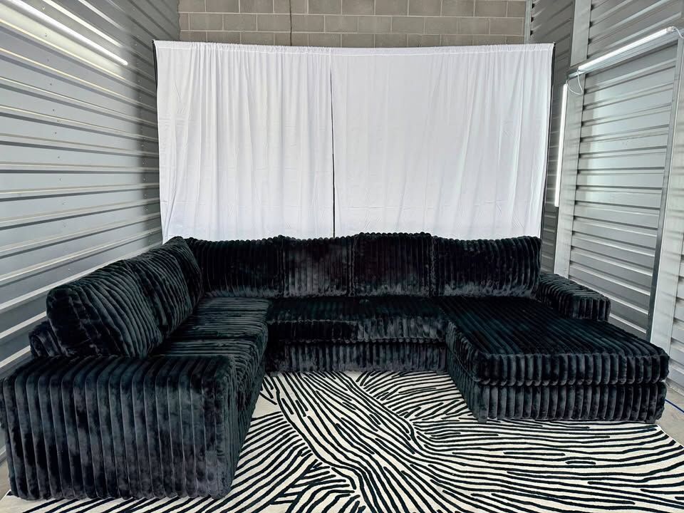 LUXURY BLACK SECTIONAL