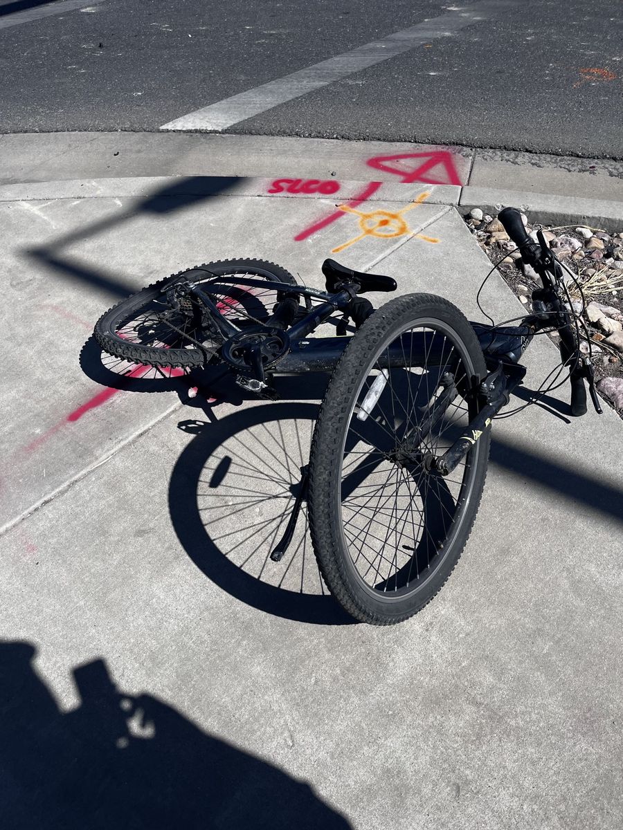 26" 36V Electric Mountain Bike w/ Pedal-Assist & 6-Speeds - 250W Motor