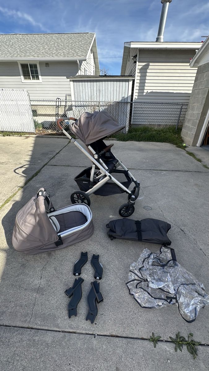 Uppababy Vista V2 With Accessories And Car Seat