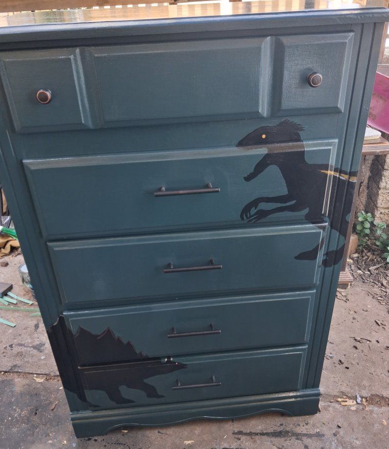 Dinosaur Dresser