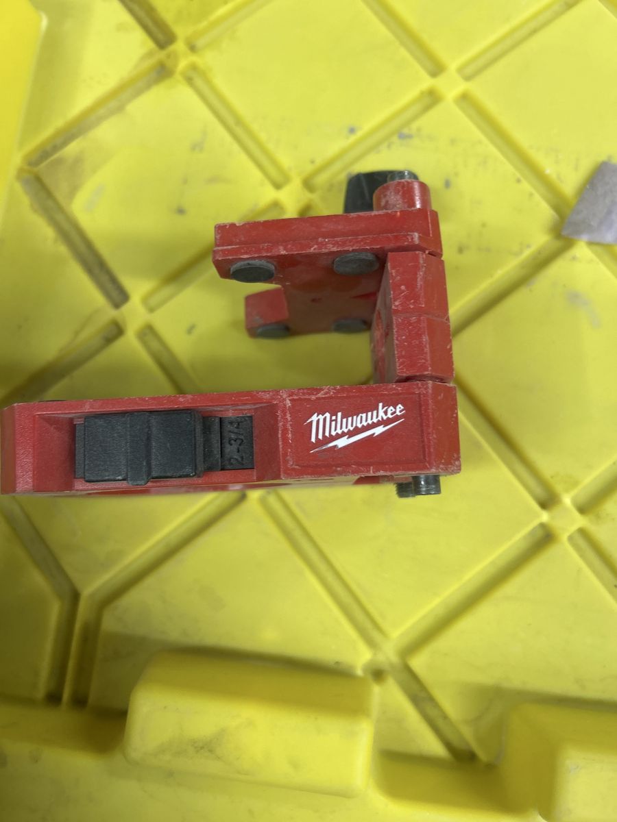 Milwaukee 2-3/4" Conduit Bender - Used