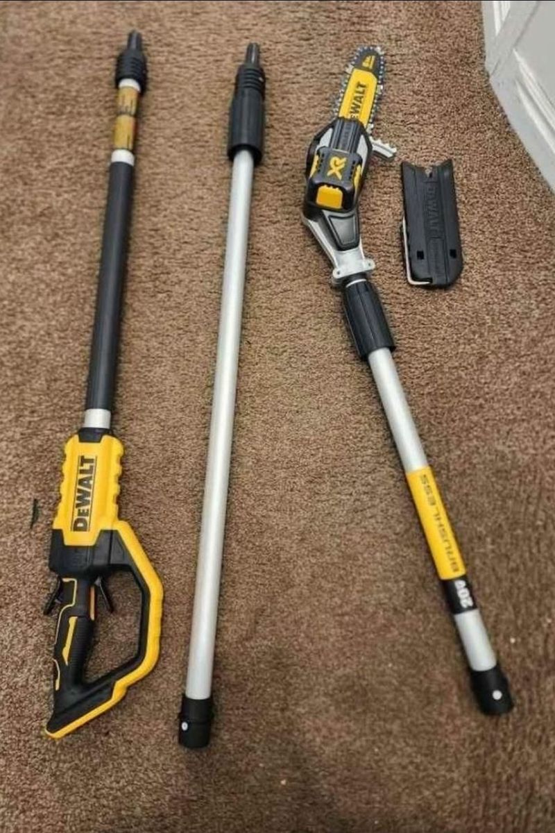 DEWALT 20V MAX 8in. Brushless Cordless Battery Powered Pole Saw (Tool Only)