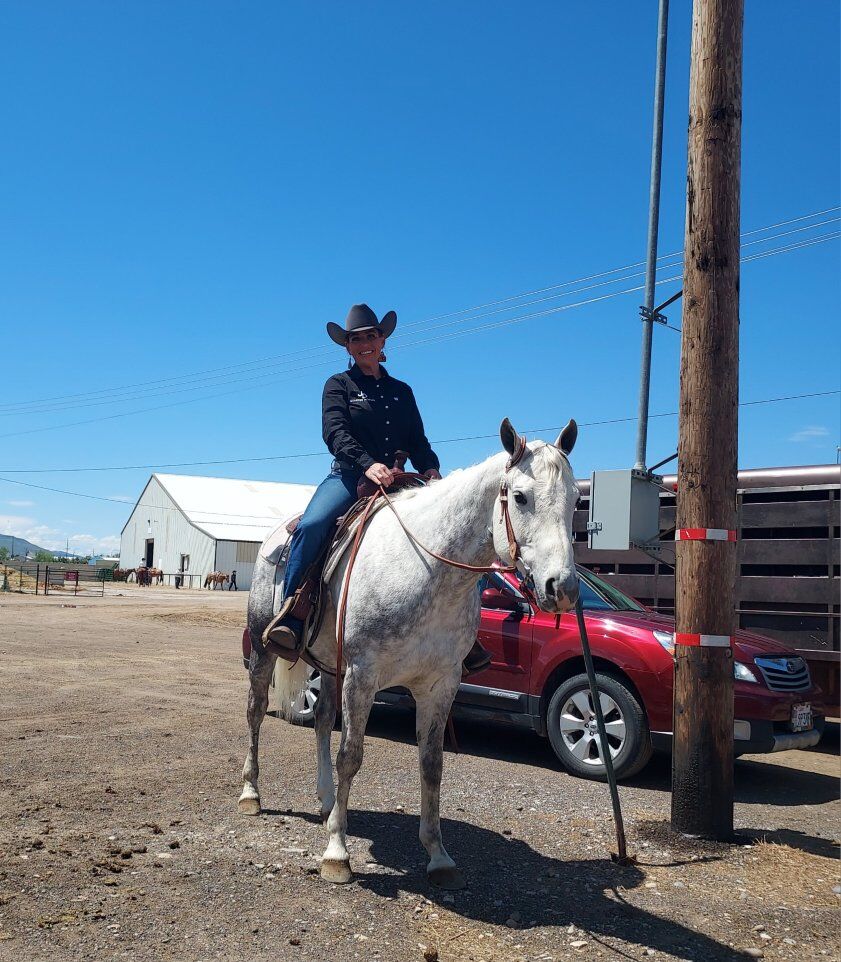 Smart Chic Olena Peptoboonsmal mare