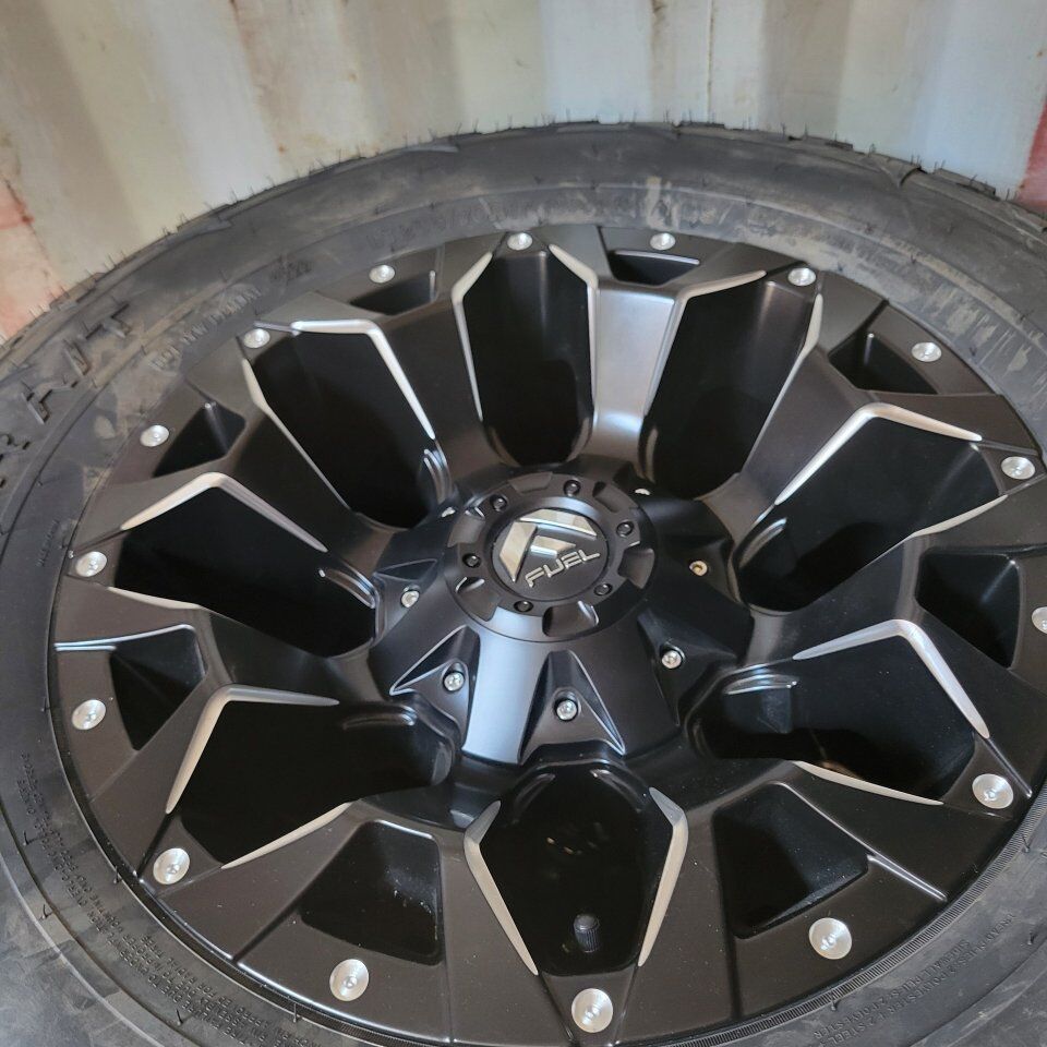 Wheel Tire package LT265/70R17