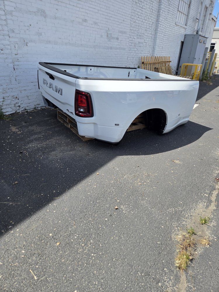 OEM 2019+ Ram 3500 Dually 8ft Bed White Truck Bed Box Tailgate Taillights & Bumper Hitch