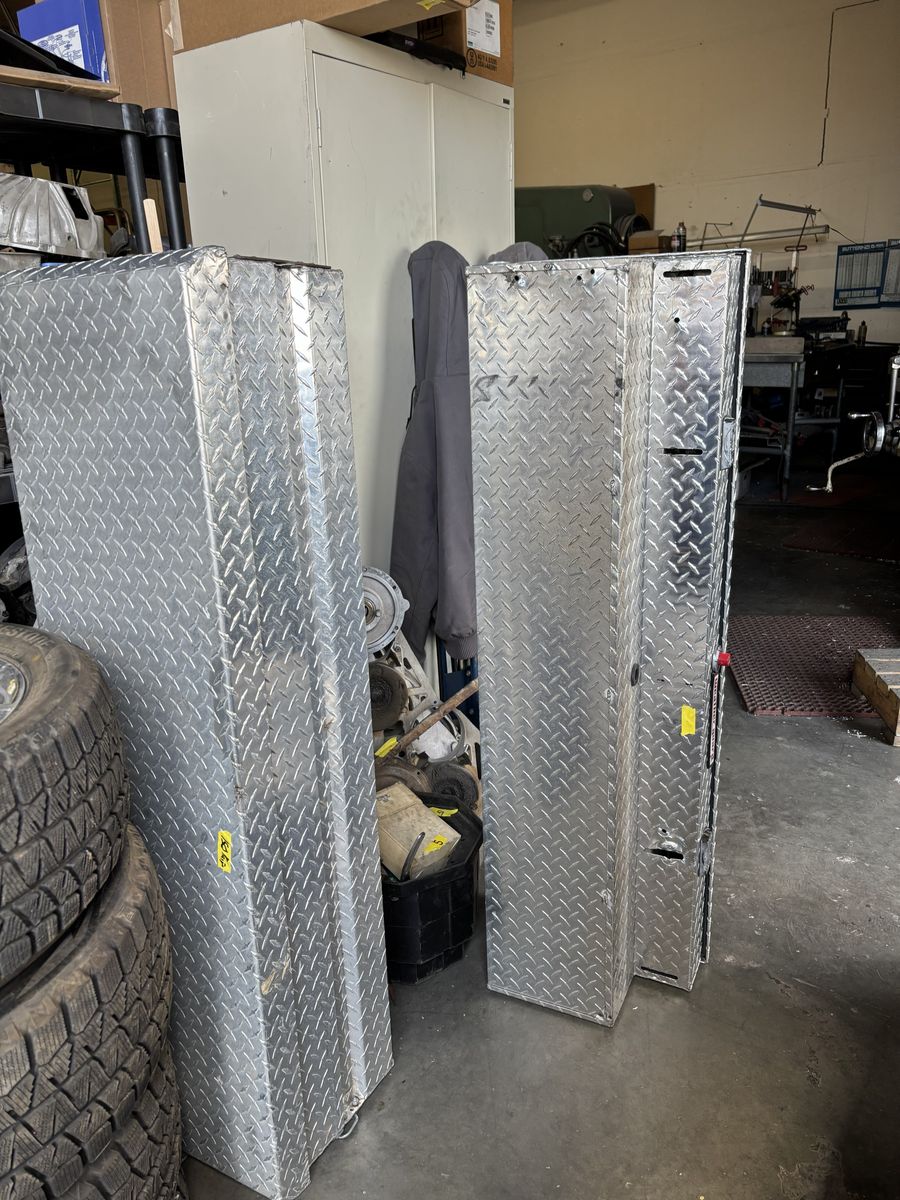 Short bed diamond plate aluminum side boxes