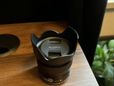 Sony 35 mm f/1.8 Prime Fixed Lens - like new - 50 shutter count - never been outside