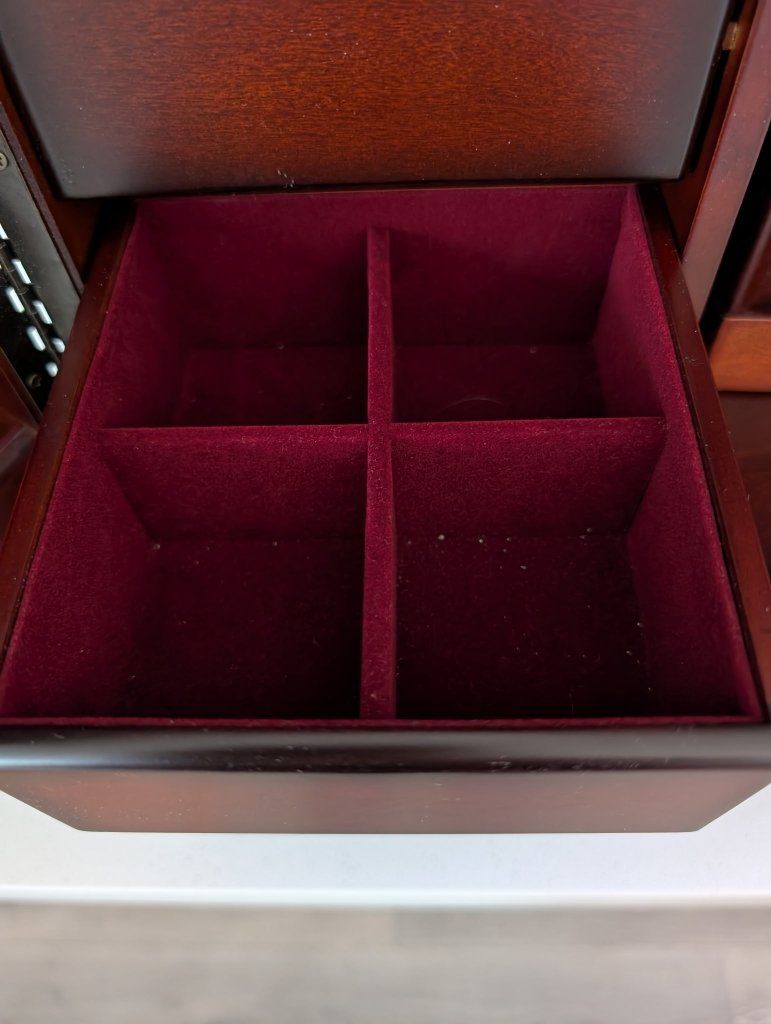 Main image 11
