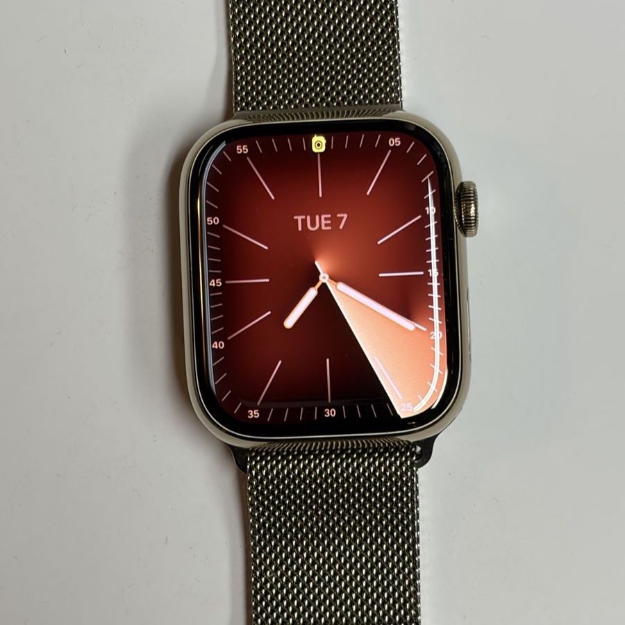 Apple Watch S 9 45mm Gold Stainless Steel Ceramic.