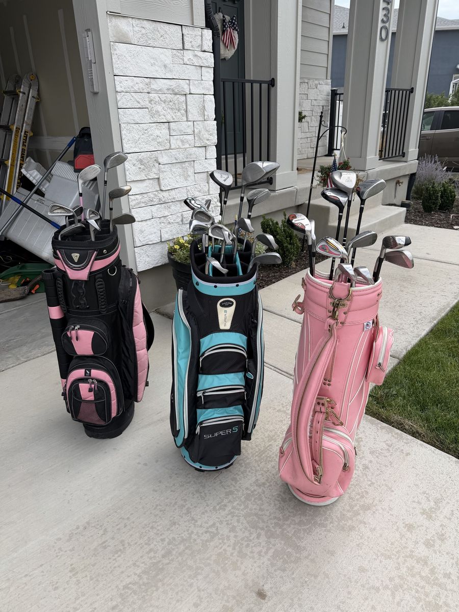 Women’s Golf Clubs and Cart bags