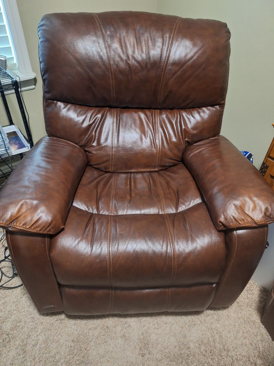 Bassett Leather Rocker/Recliner