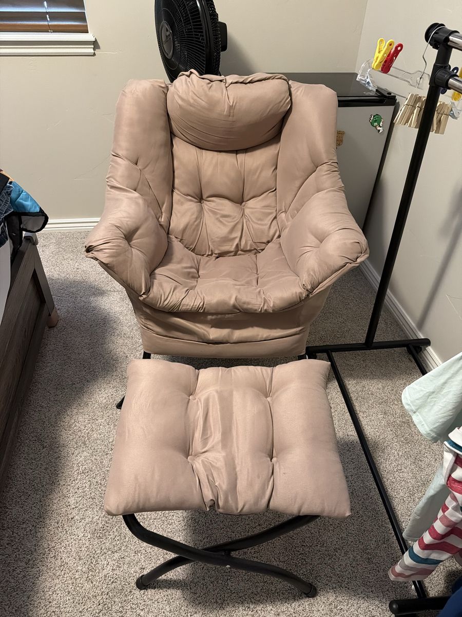 Lounge cozy chair 