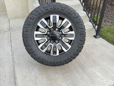 GMC Sierra 3500 Denali Rims and Tires 35/12.50R20