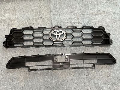 6th gen Toyota 4Runner TRD Sport grille