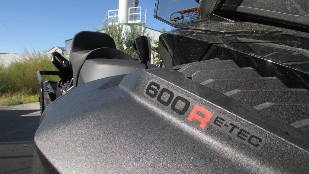 2025 Ski-Doo Skandic® LE 600R E-TEC 20 Silent Cobra WT 1.5_Black