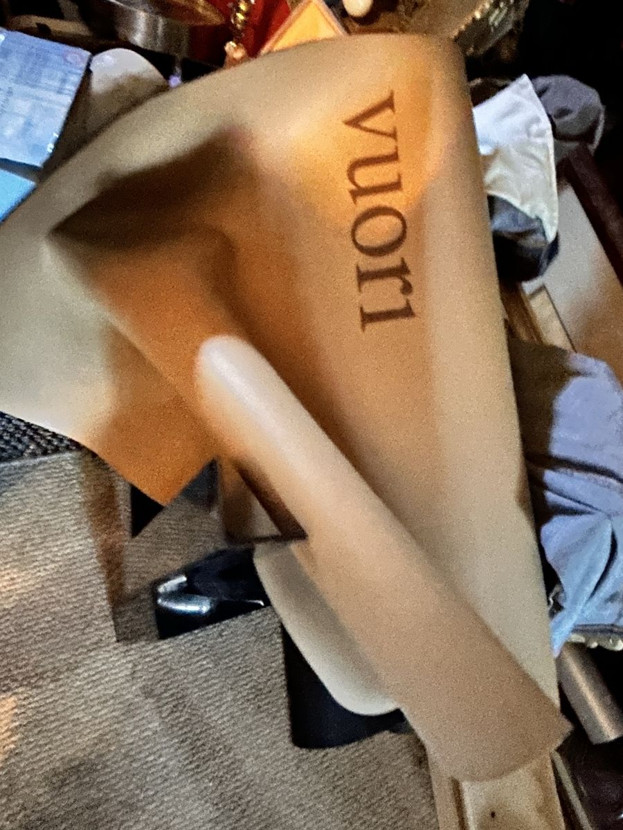 Great condition Vuori yoga mat 4mm