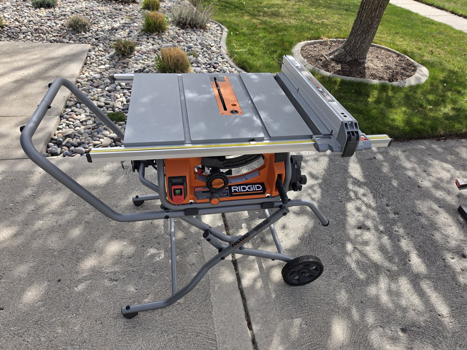 Rigid table saw R4514
