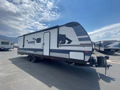 Used 2022 CrossRoads RV Zinger Lite ZR270BH
