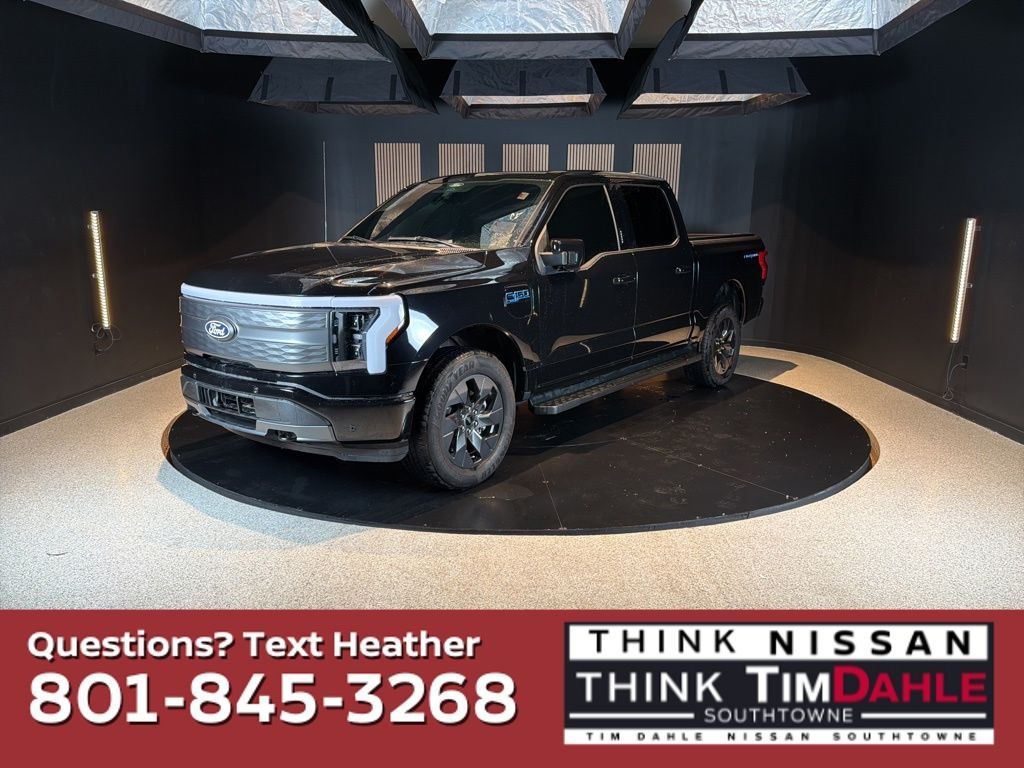 2025 Ford F-150 Lightning Lariat