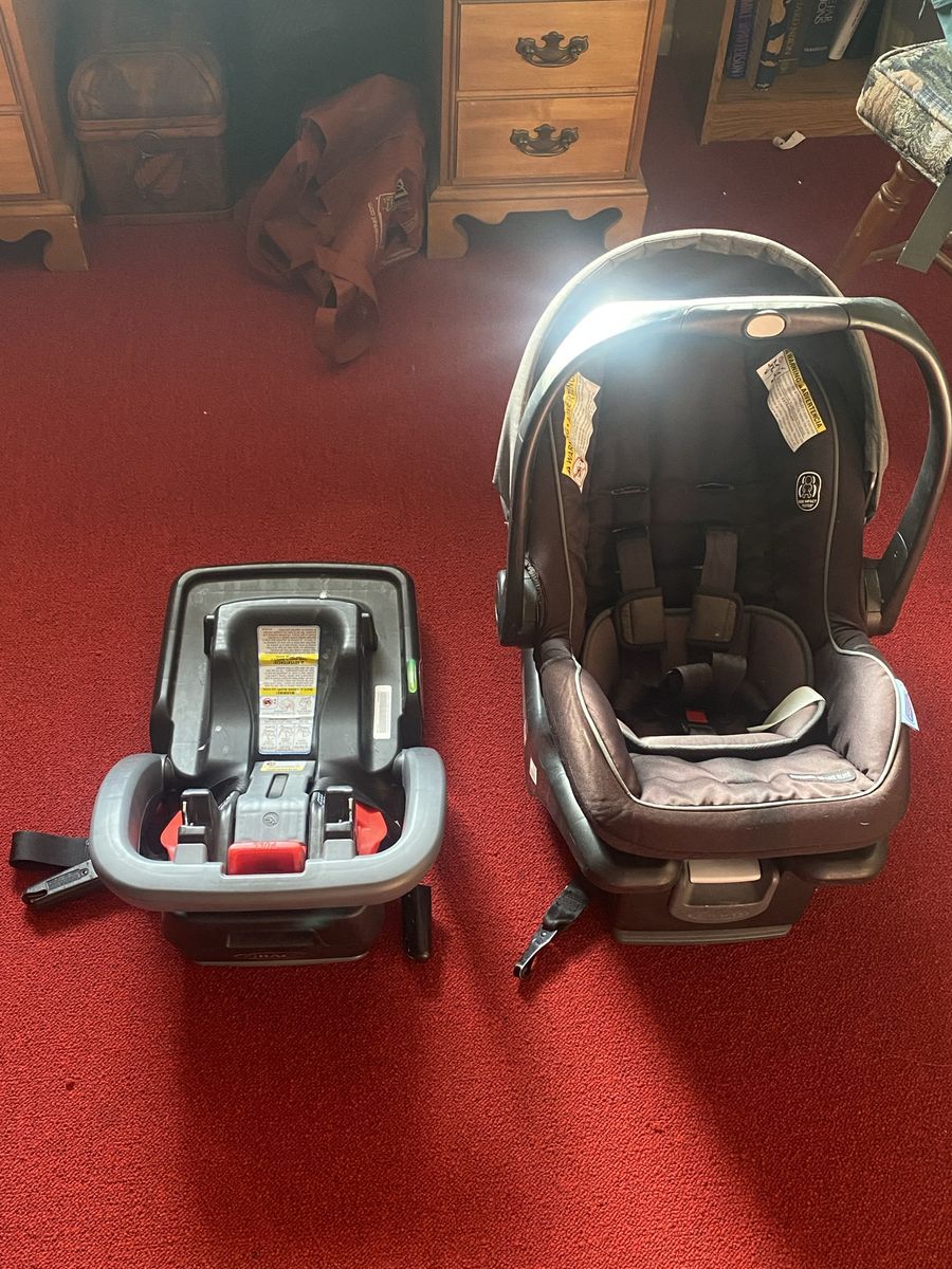 Graco Car seat and 2 Bases