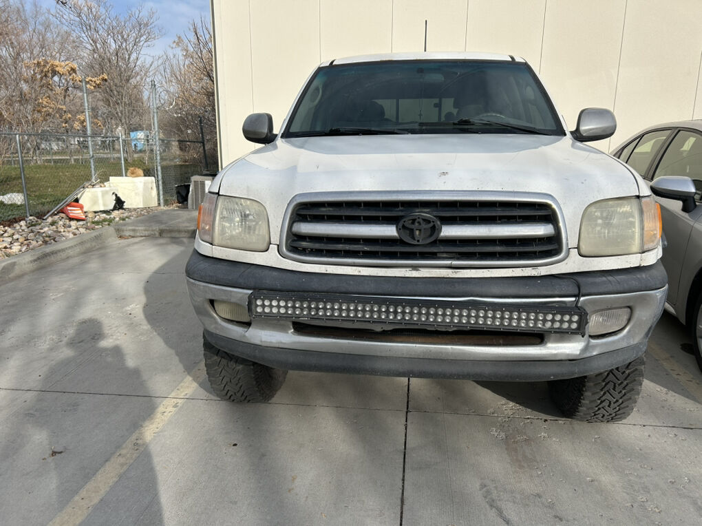 2001 TOYOTA TUNDRA SR5 V8
