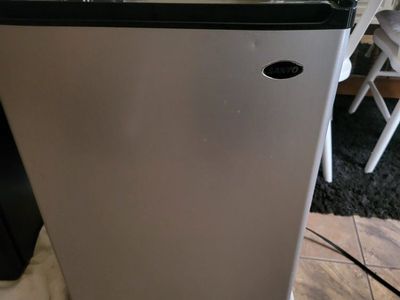 Sanyo SR-3610M 3.6 cu. ft. Compact Refrigerator - Silver Mini Fridge