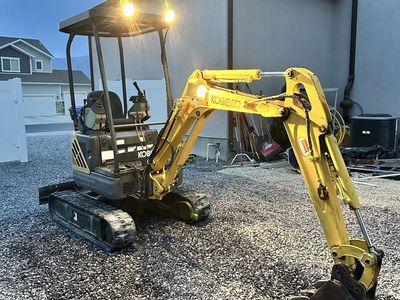 2001 Kobelco diesel mini excavator (gate keeper)