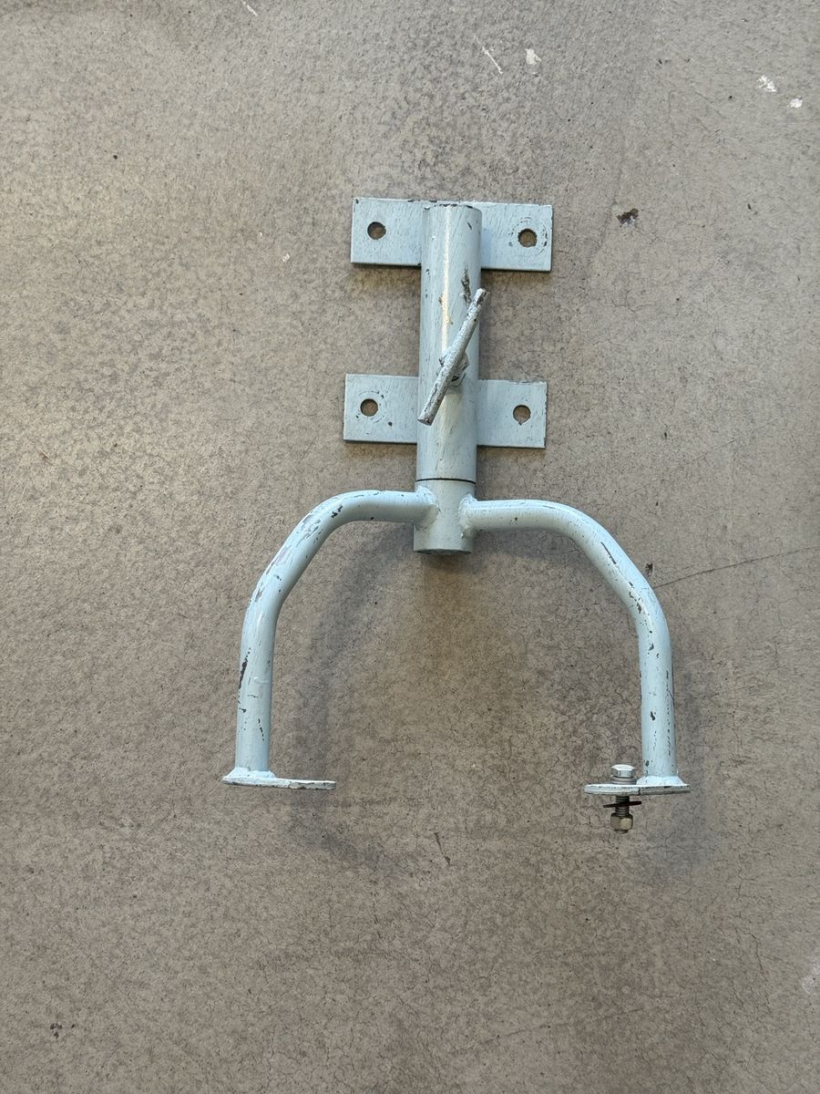 Bench mount engine stand for VW