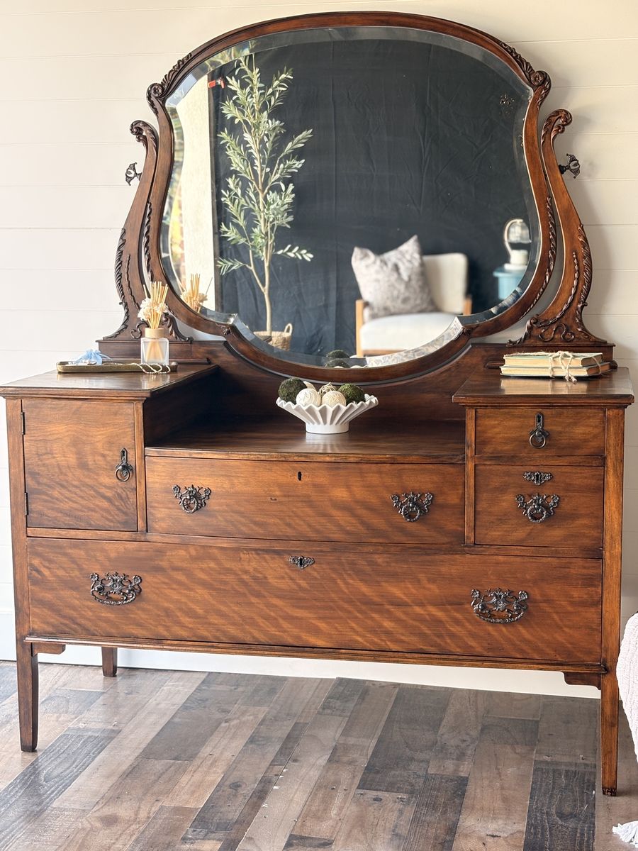 Antique Tiger Oak Vanity with Mirror
