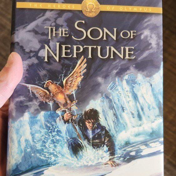 The Son of Neptune by Rick Riordan (The Heroes of Olympus Book 2)