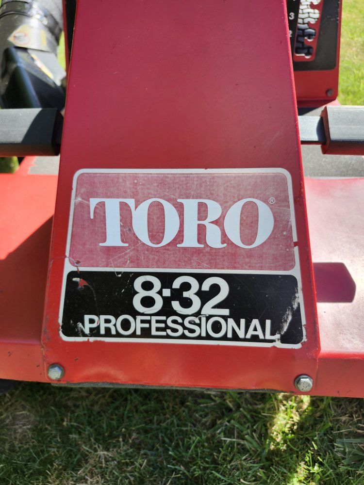 Toro 8-32 Professional Riding Lawn Mower - Red, w/ Bagging System
