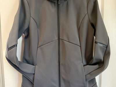 Women’s Medium Ogio Exaction Soft Shell Jacket