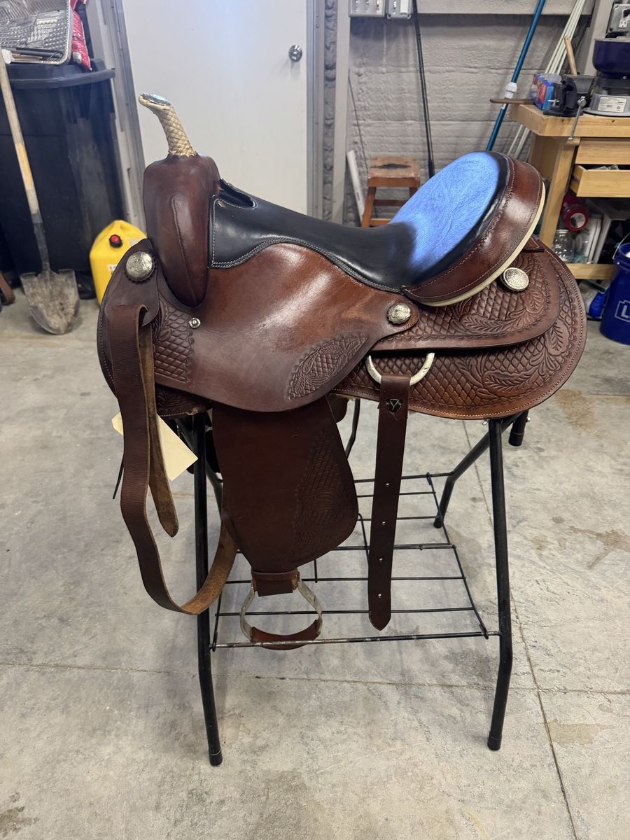 16” Unbranded Barrel Saddle
