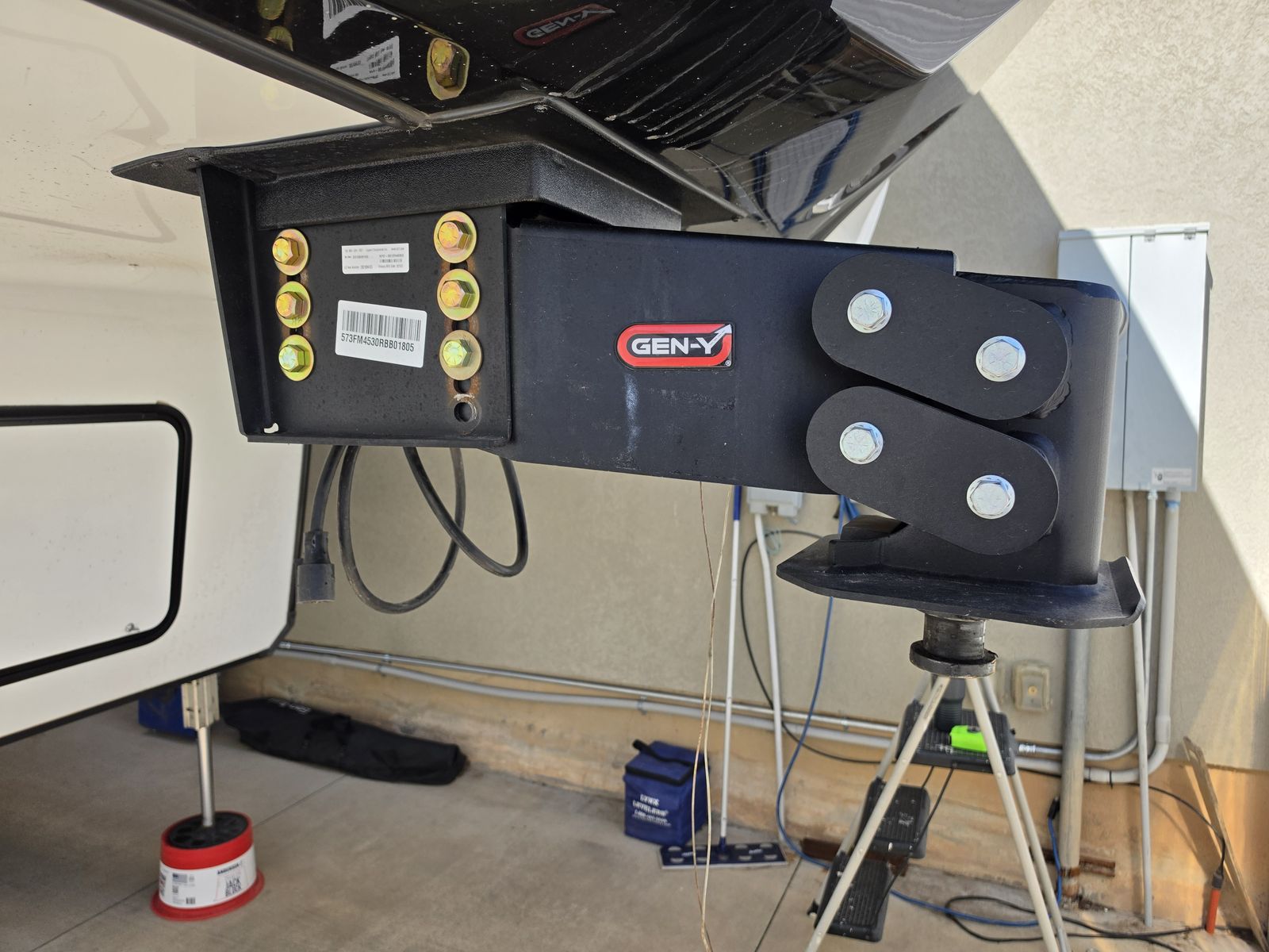 Gen Y Executive fifth wheel Kingpin Pinbox