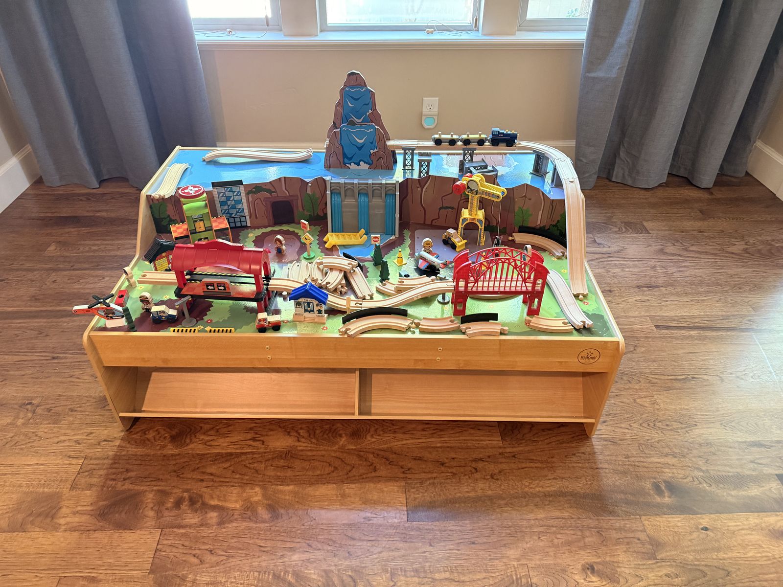 Kid Kraft Train Table with accessories