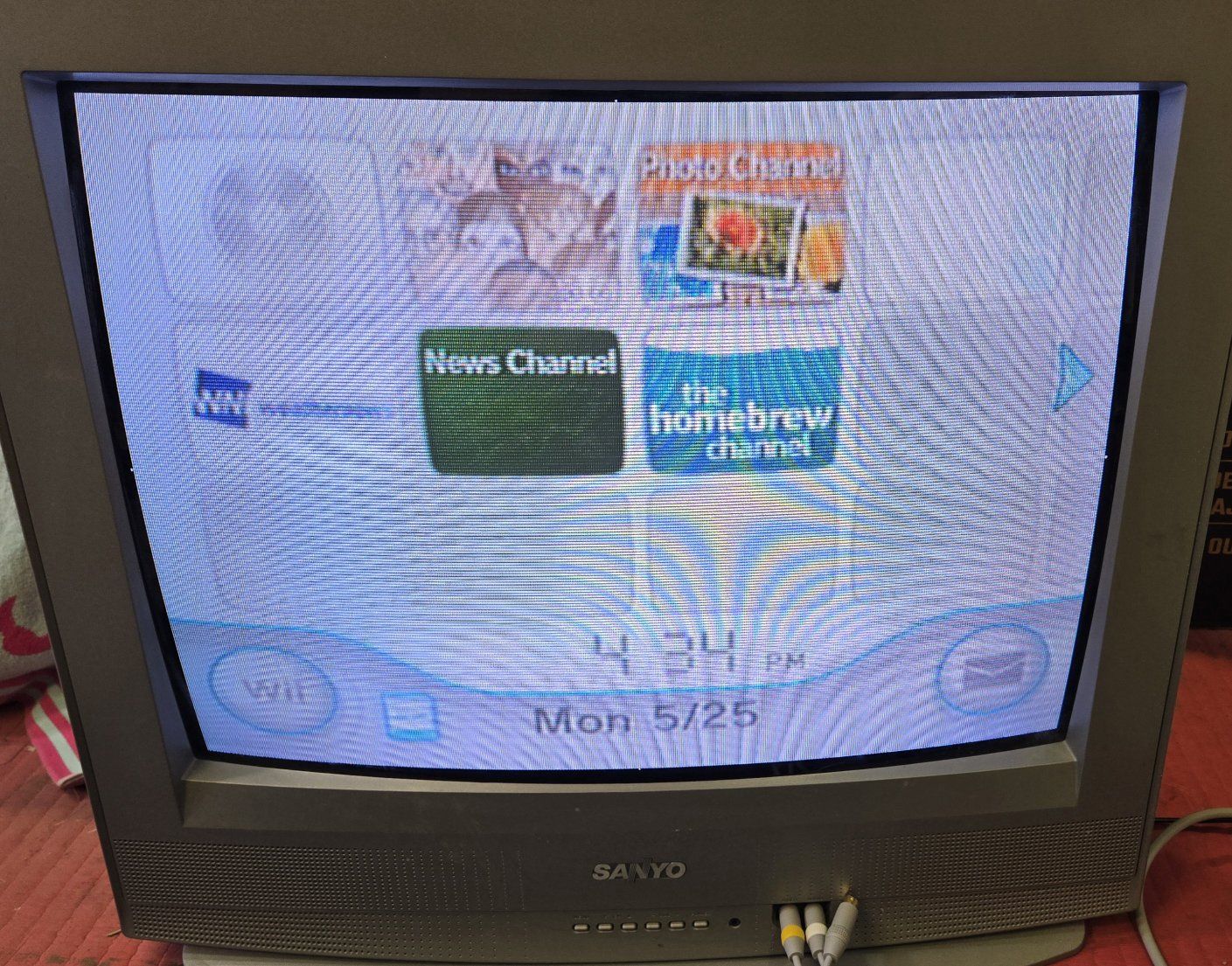 24" Sanyo TV