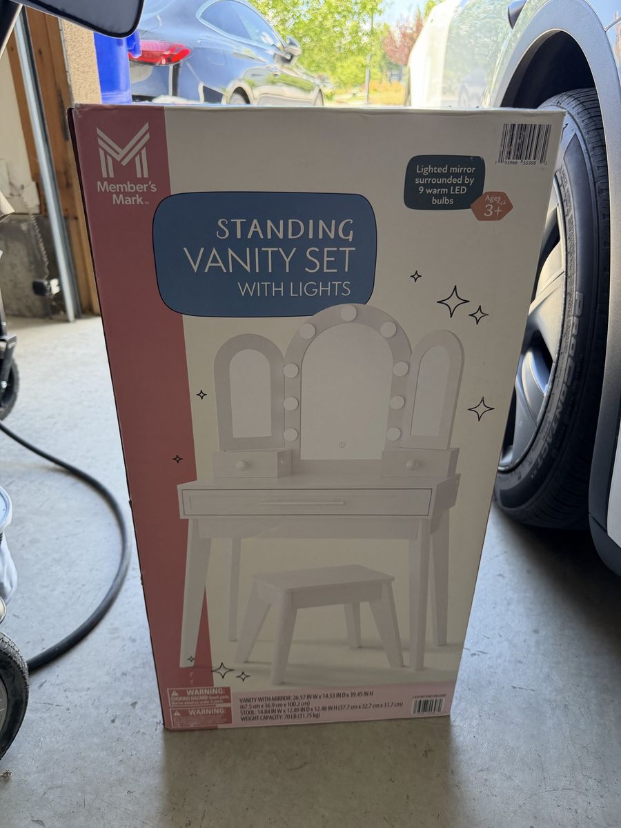 Member's Mark Kids Standing Vanity Set with Lights and Stool