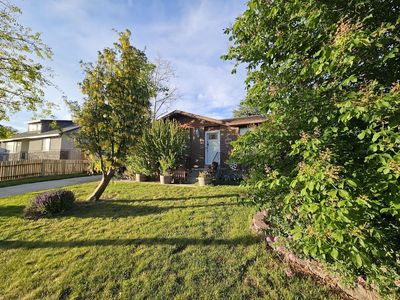 Room in furnished house, all utilities included!