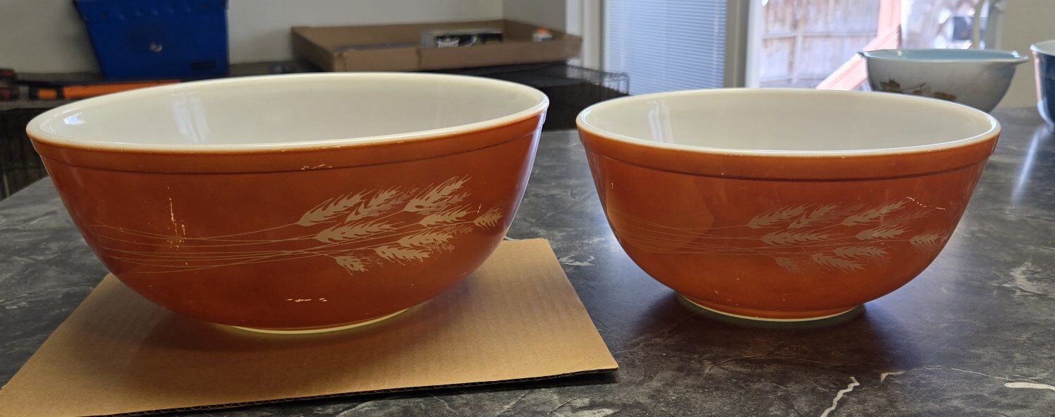 Vintage Pyrex Mixing bowls