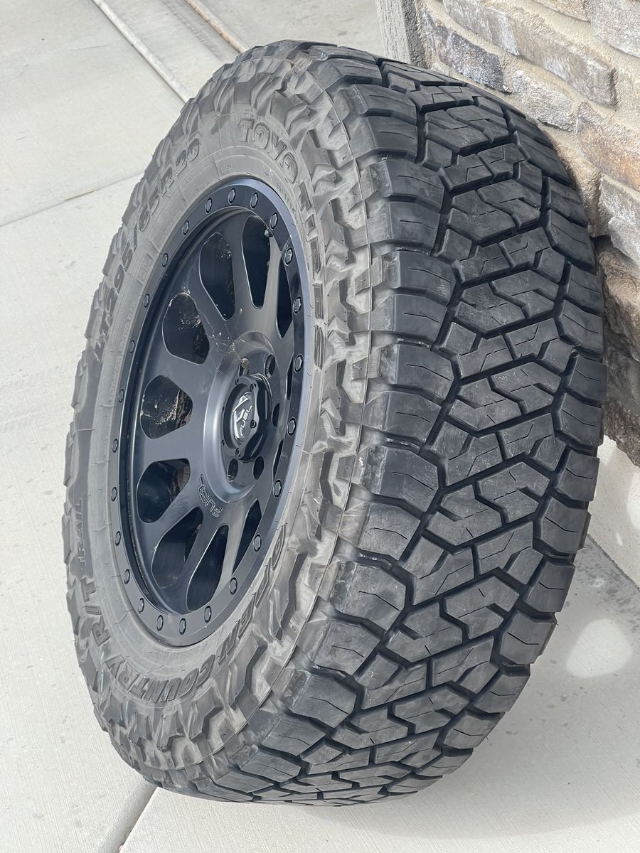 FUEL VECTOR Wheels And Toyo Tires Set