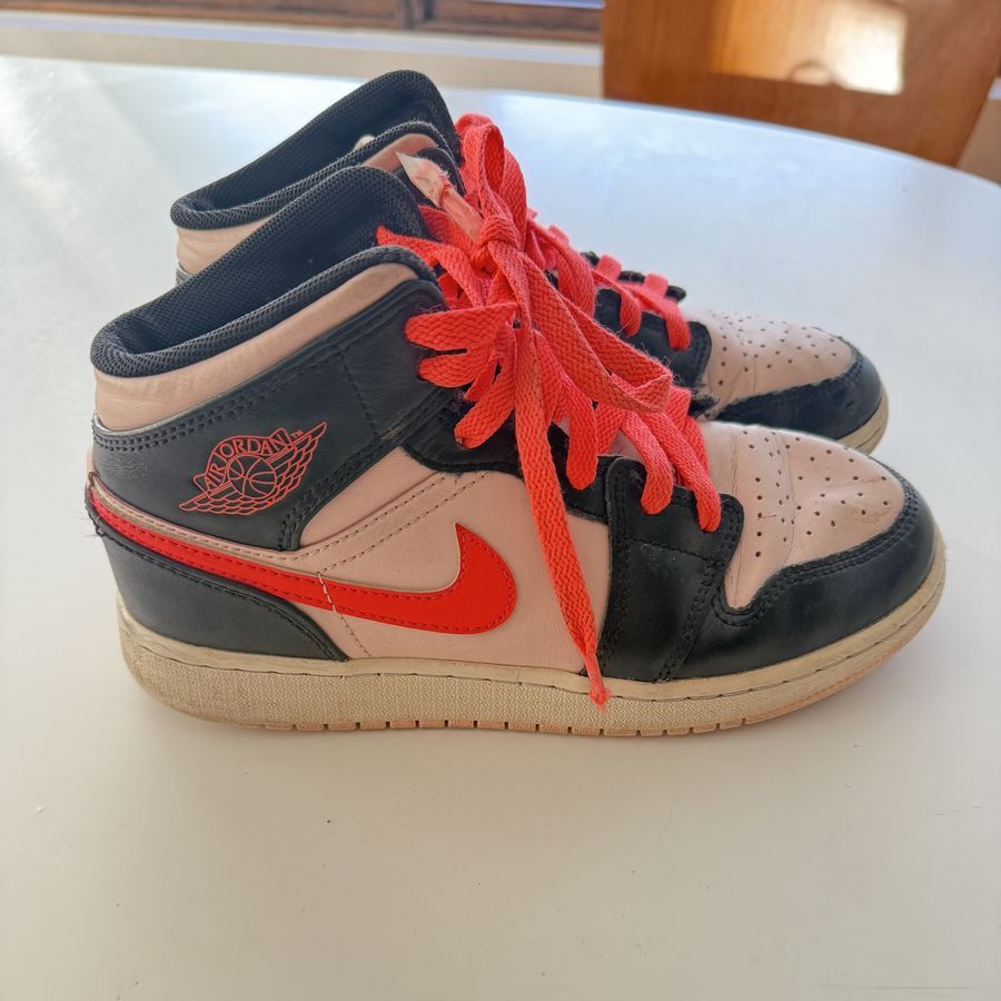 nike air jordan’s size 4 youth