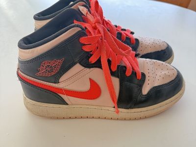 nike air jordan’s size 4 youth