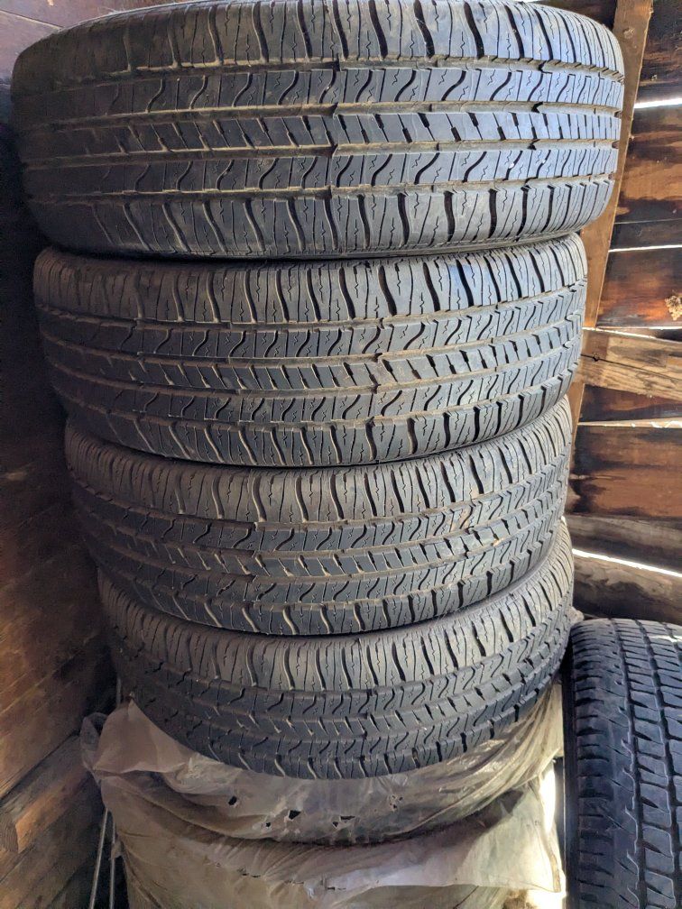 Set of 4 Passenger Car Tires with Good Tread Depth
