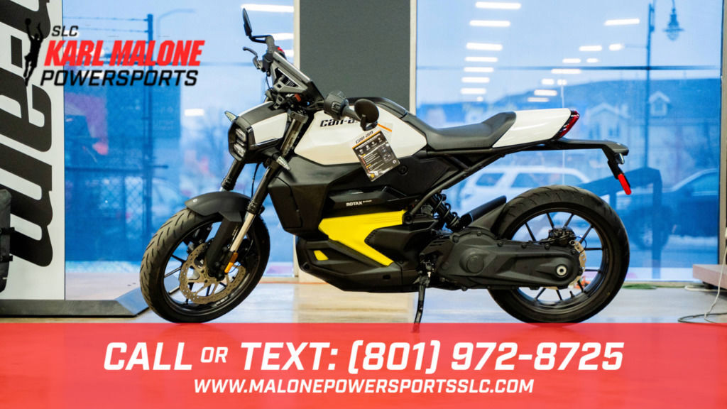 2025 Can-Am® Pulse White